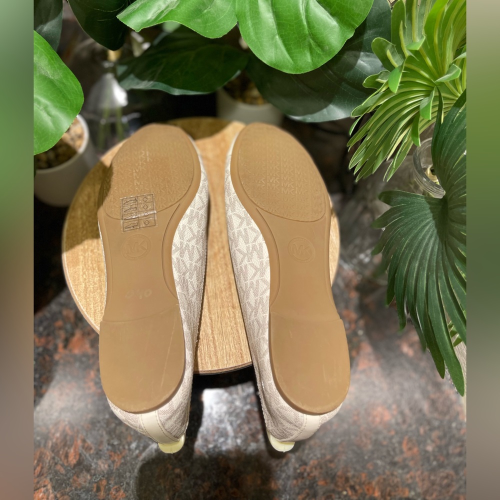 Michael Kors vanilla ballet flats MK mini logo w/ gold plate Slip on rubber sole - Picture 5 of 10